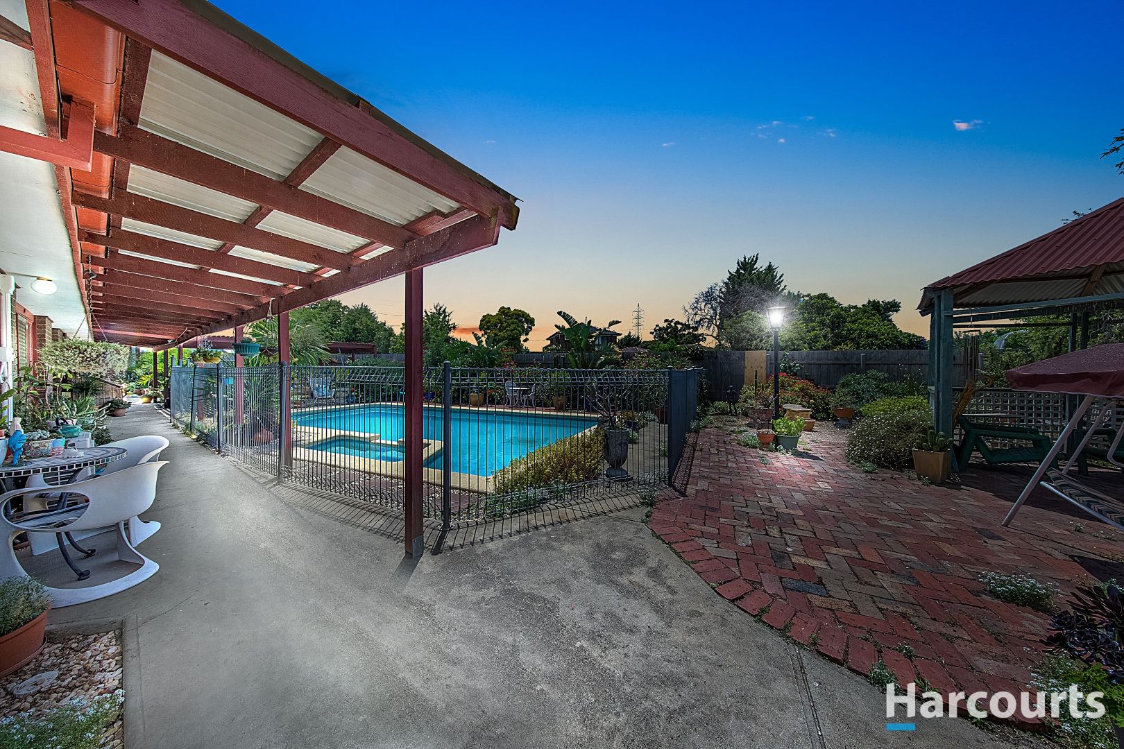 13 Raydon Court, Deer Park VIC 3023, Image 2