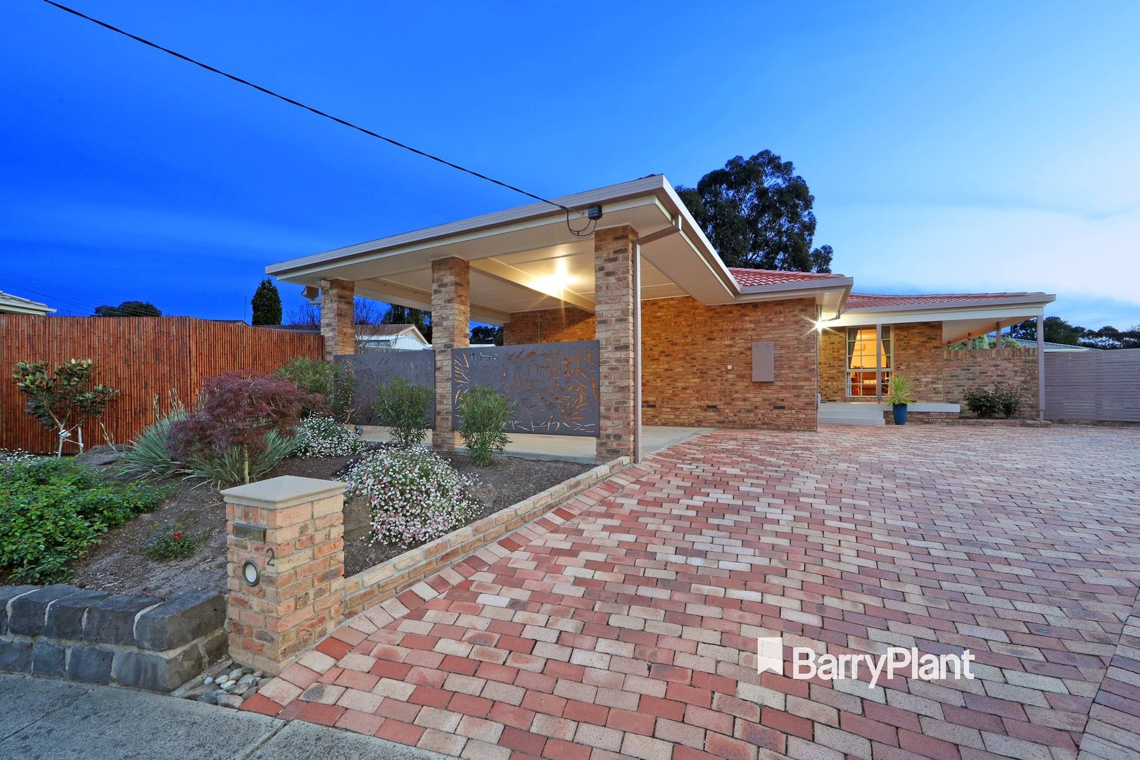 4 bedrooms House in 2 Stevens Place ROWVILLE VIC, 3178