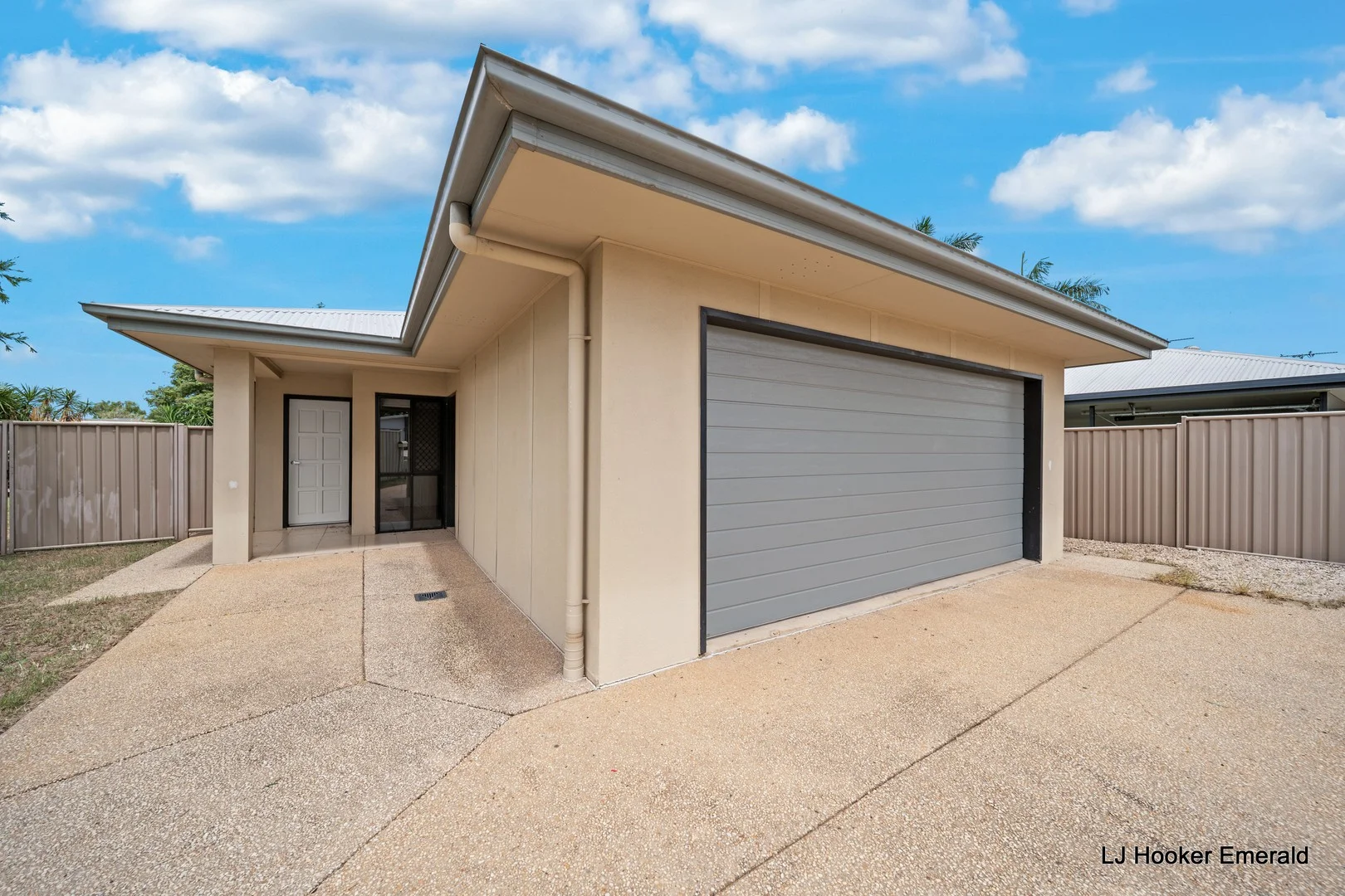8 Charlton Street, Emerald QLD 4720
