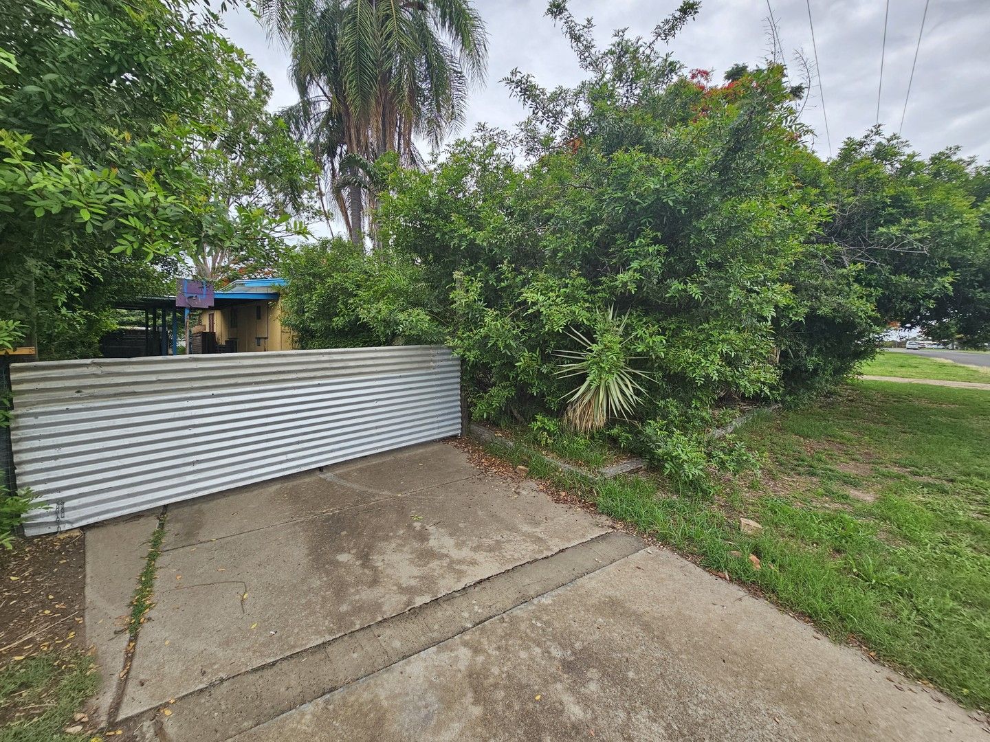 24 Knaggs Street, Moura QLD 4718, Image 0