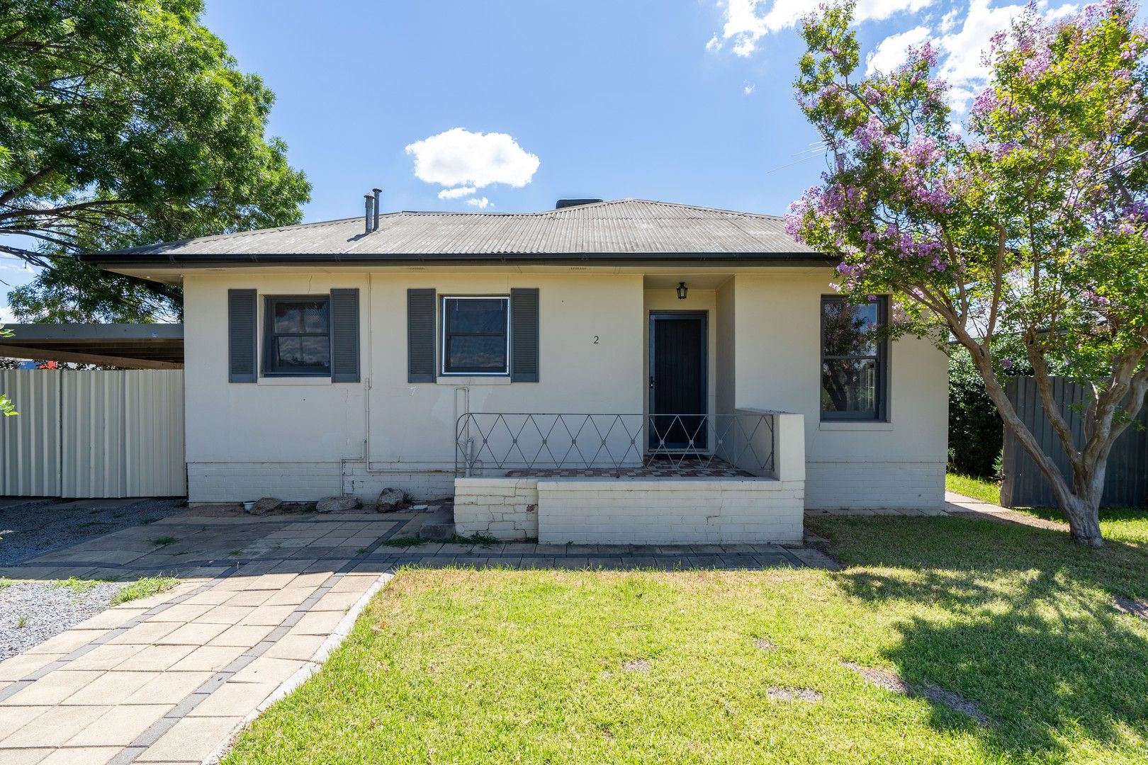 3 bedrooms House in 2 West Parade WAGGA WAGGA NSW, 2650