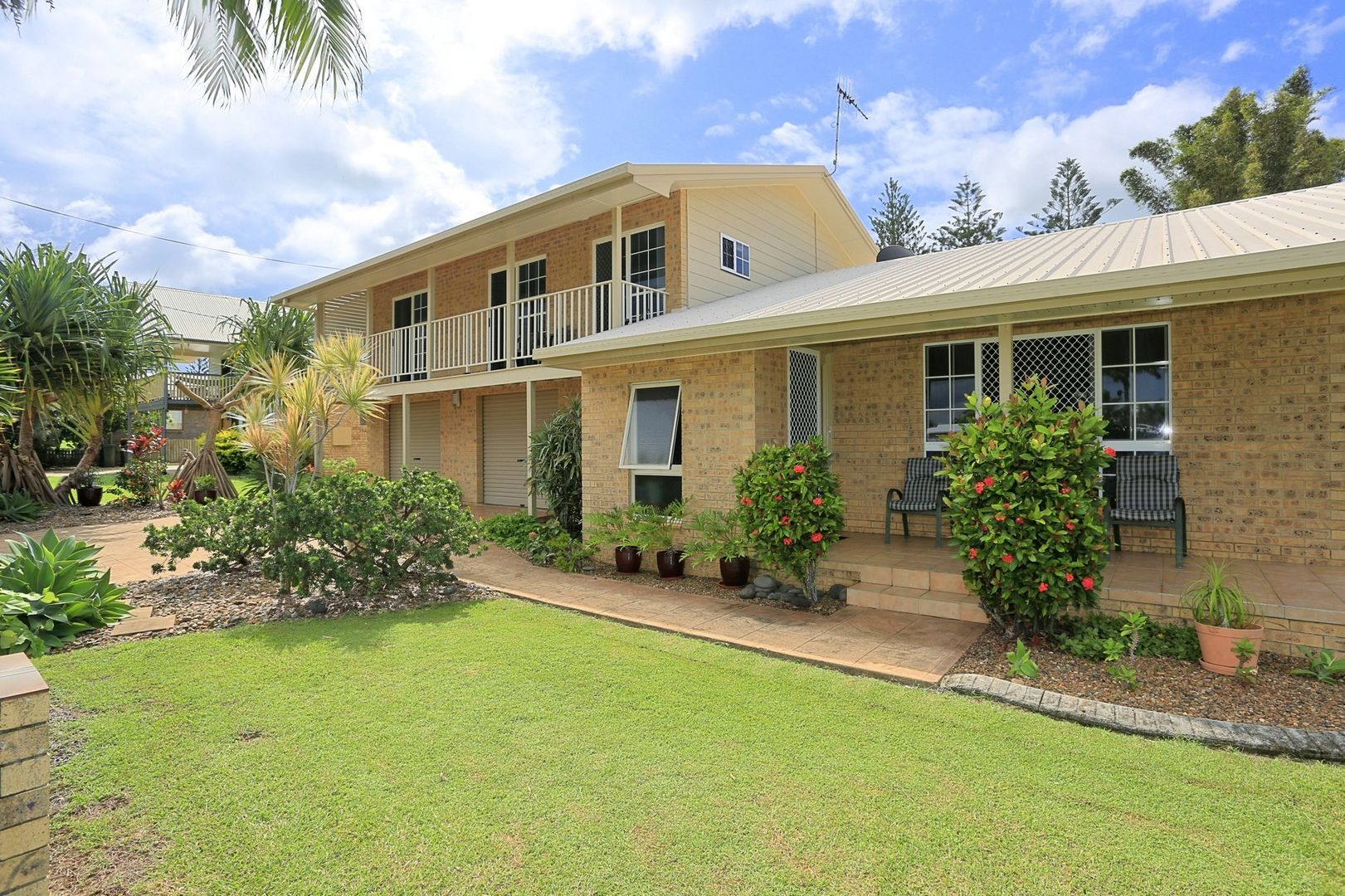 16 Corolla St, Elliott Heads QLD 4670, Image 1