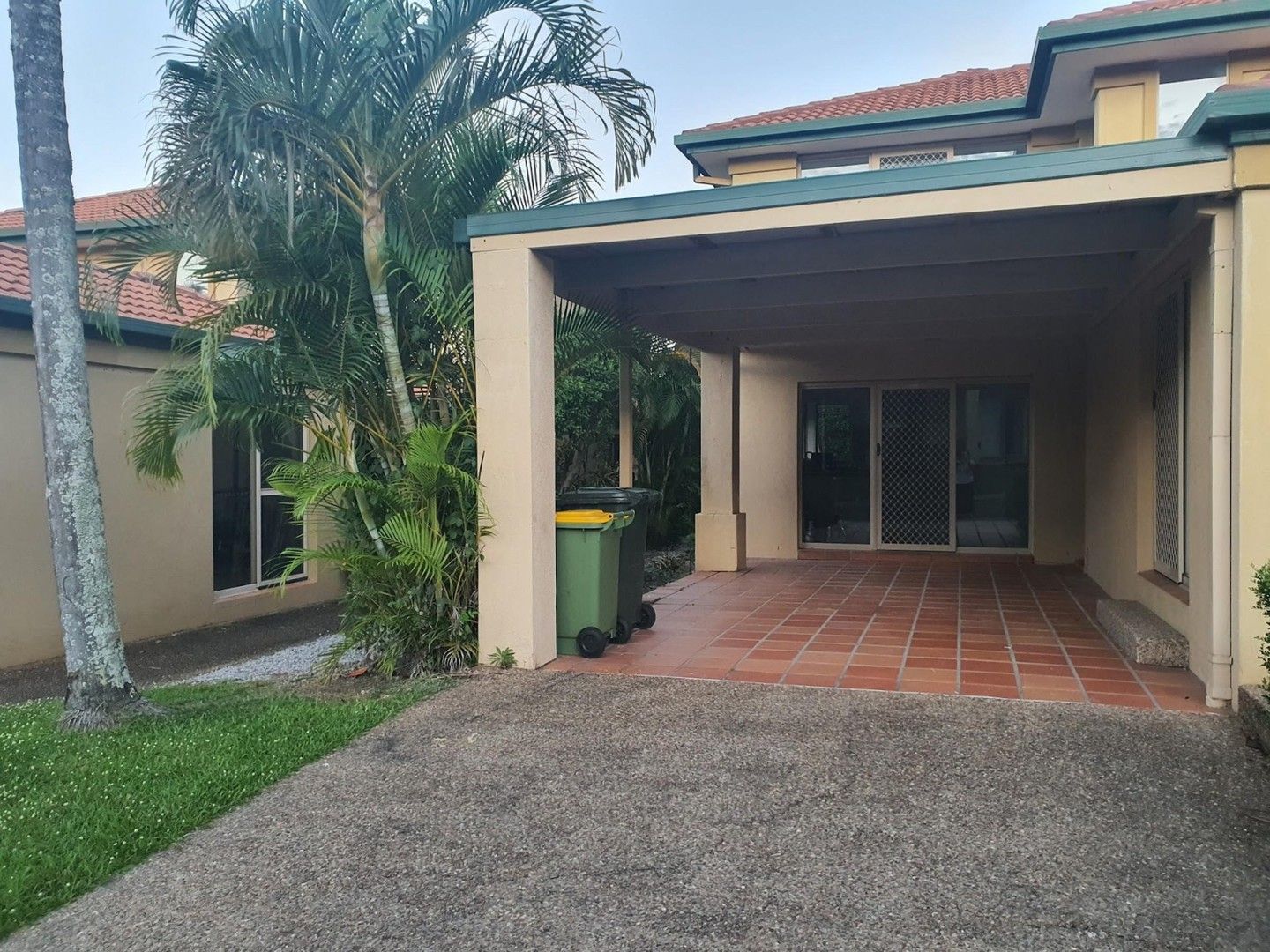 3 bedrooms Townhouse in 152 Palm Meadows Drive CARRARA QLD, 4211