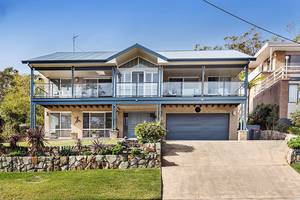17 Upton Street, Soldiers Point NSW 2317