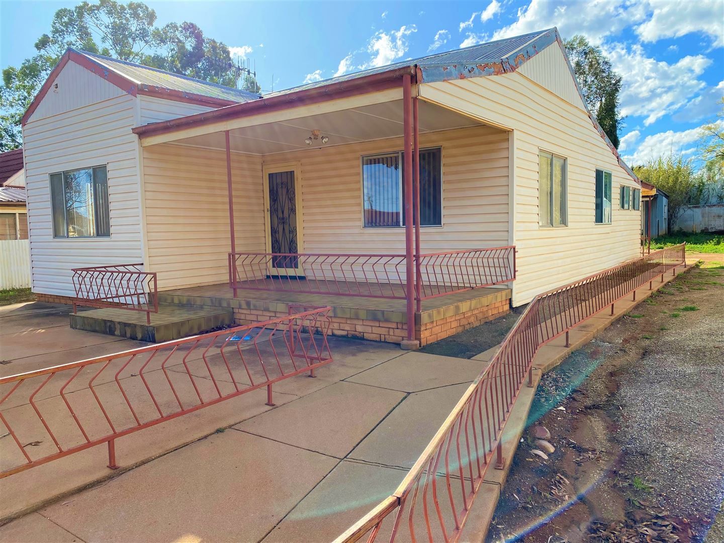 35 Green Street, Cobar NSW 2835 Domain
