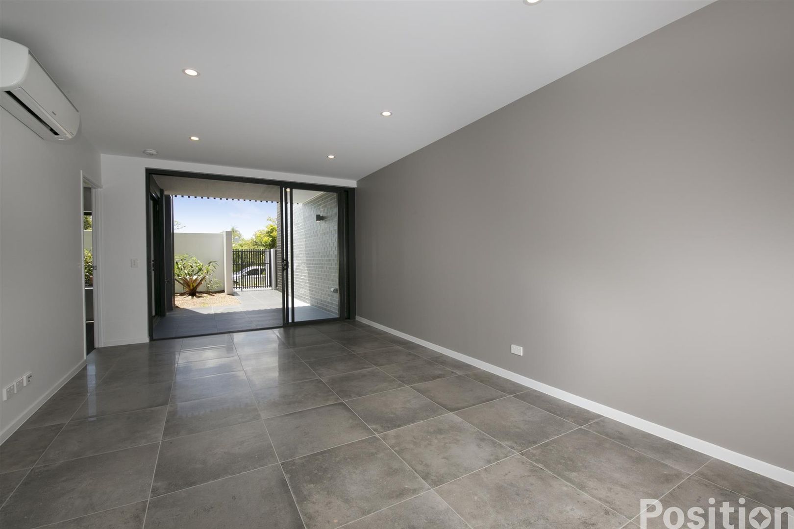 5/16-24 Lower Clifton Terrace, Red Hill QLD 4059, Image 2