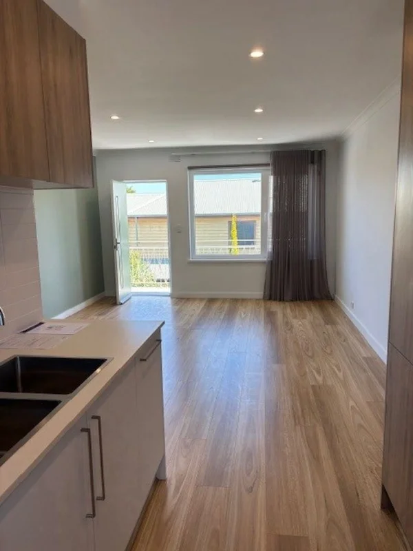 8/74 Collins street, Thornbury VIC 3071