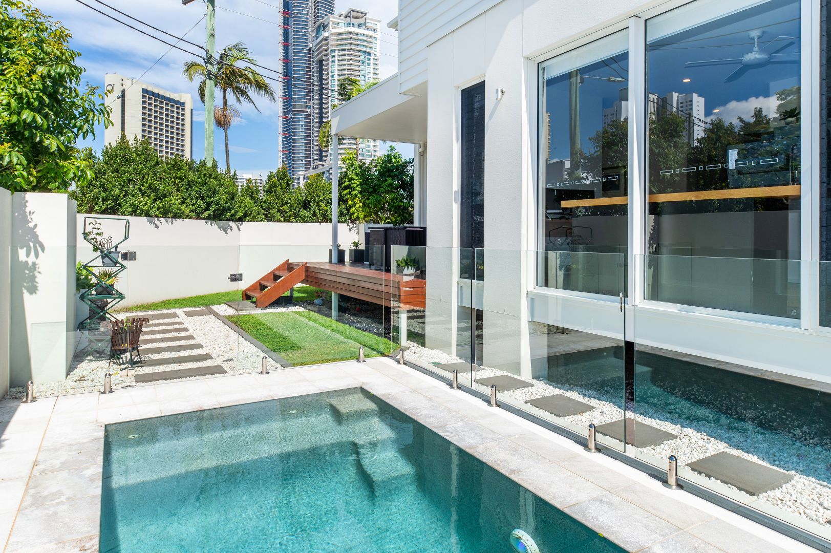 12A Oak Avenue, Surfers Paradise QLD 4217, Image 2