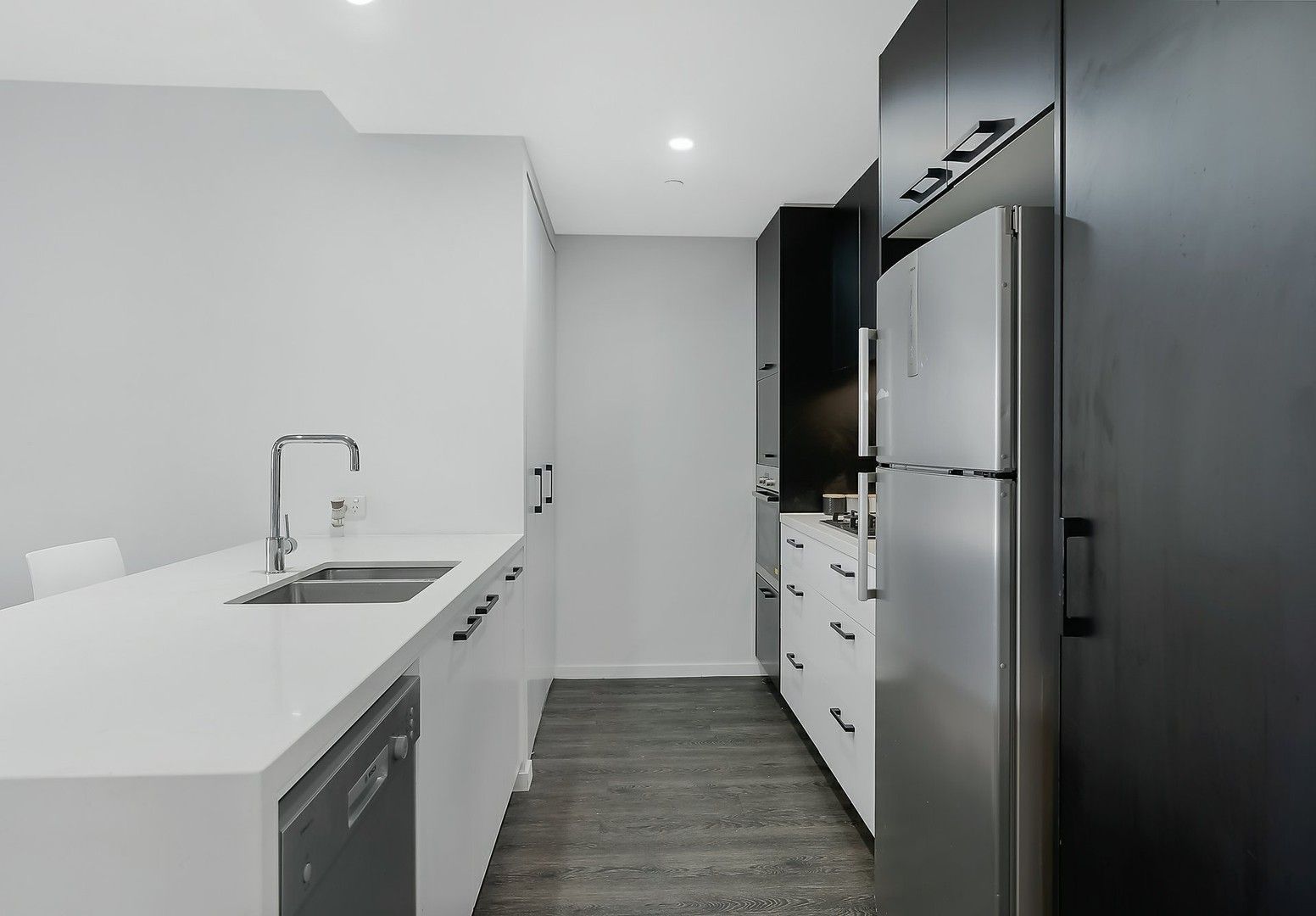 2 bedrooms Apartment / Unit / Flat in 506/28 Wolseley Street WOOLLOONGABBA QLD, 4102
