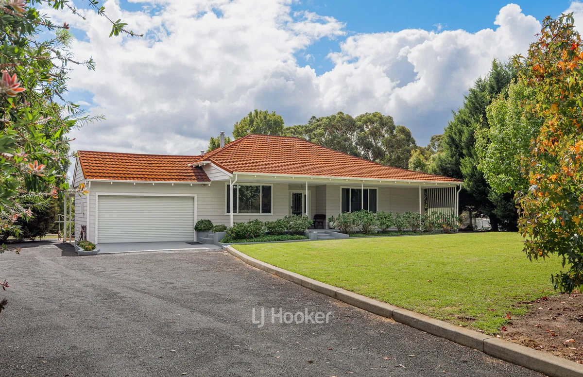 House in Collie