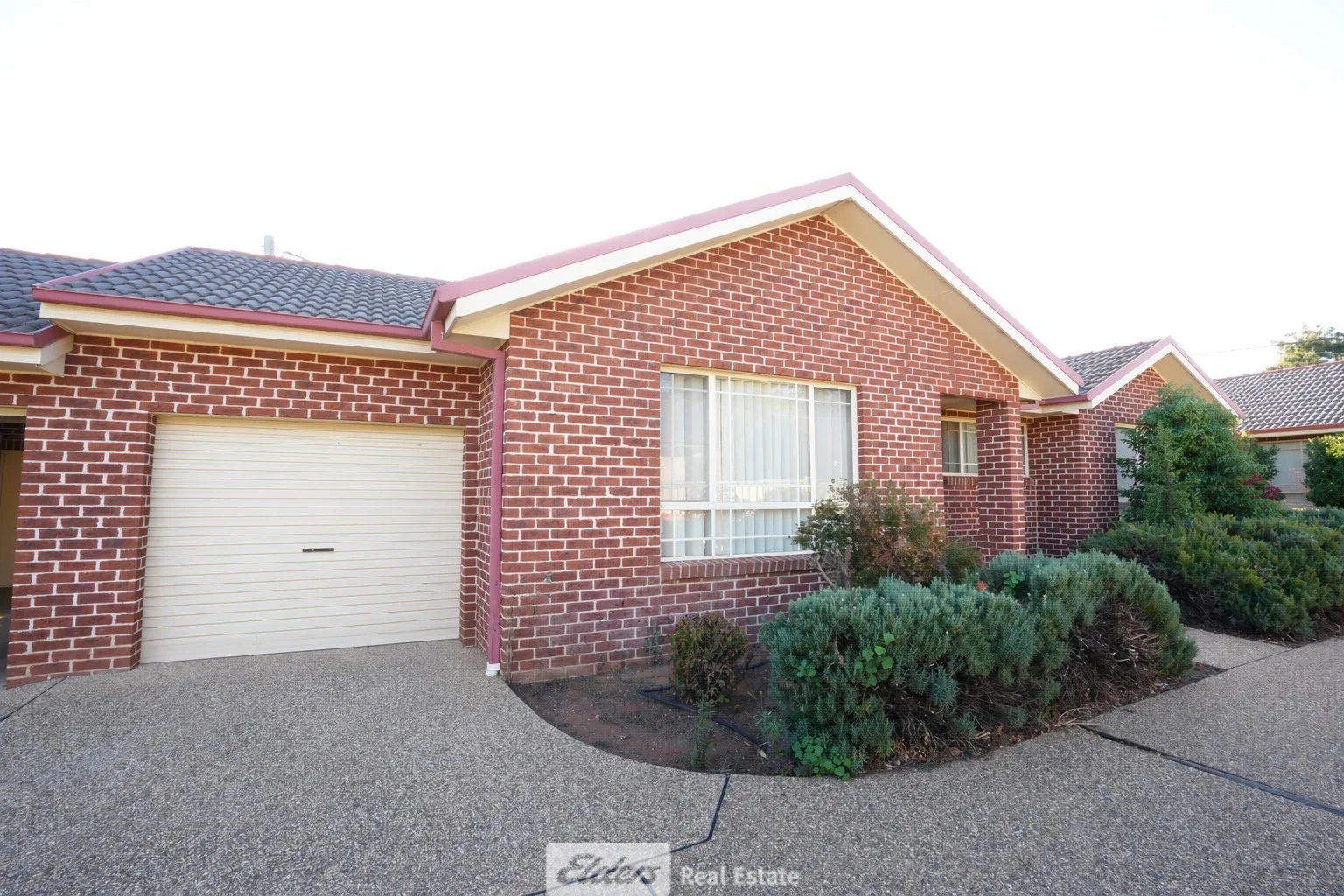 2/211 Wakaden Street, Griffith NSW 2680