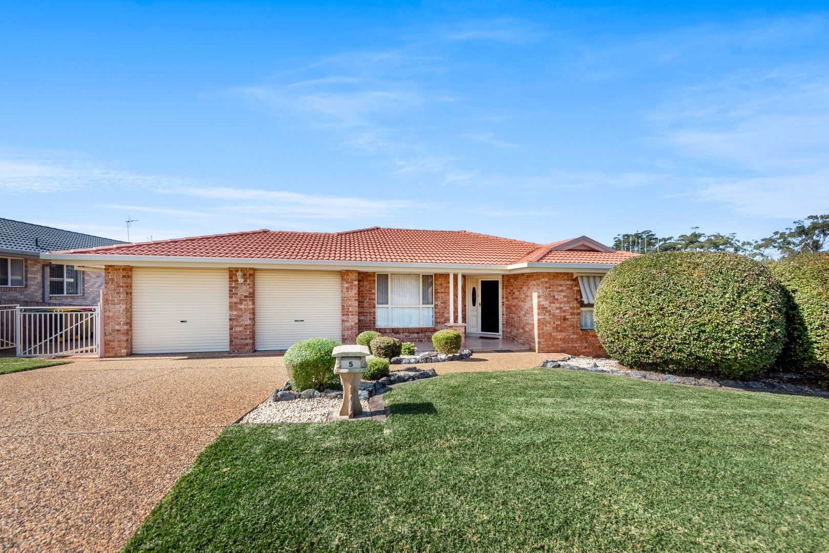 3 bedrooms House in 5 Crestwood Drive PORT MACQUARIE NSW, 2444
