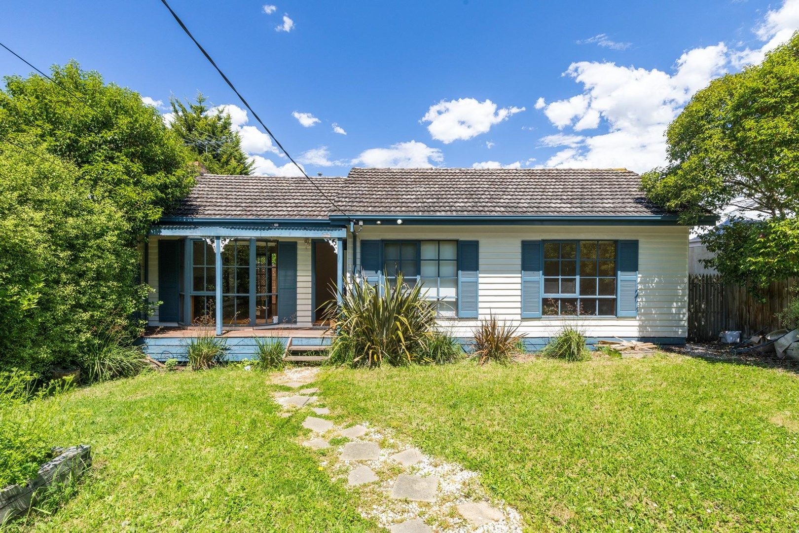 3 bedrooms House in 1/7 Lucille Avenue CROYDON SOUTH VIC, 3136