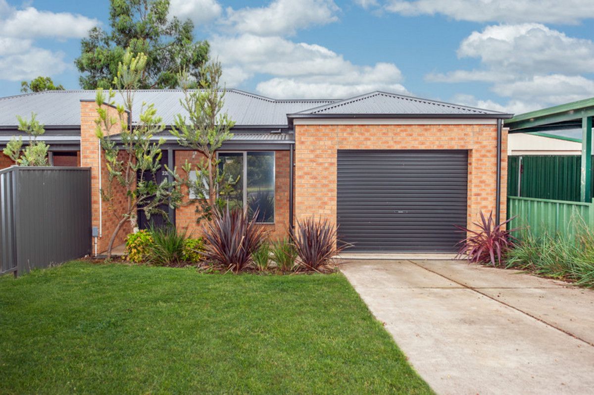 2 bedrooms Townhouse in 23B Duke Avenue HAMILTON VIC, 3300