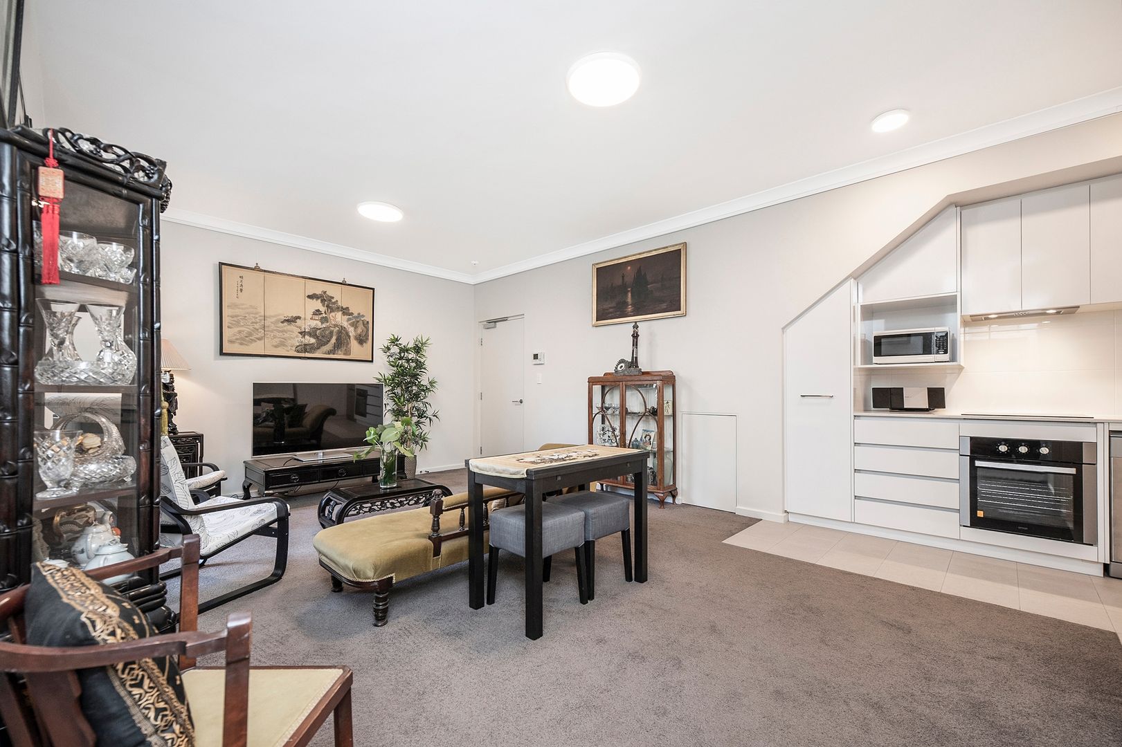 2/17 Gladstone Street, Perth WA 6000, Image 2