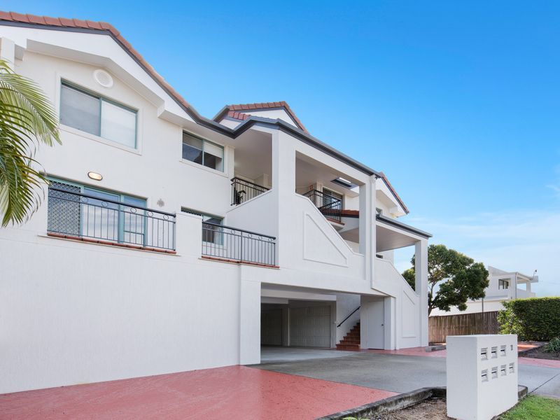 2 bedrooms Apartment / Unit / Flat in 3/71 Miles Street HAWTHORNE QLD, 4171