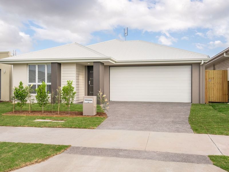 4 bedrooms House in 17 Harlequin Road PALMVIEW QLD, 4553