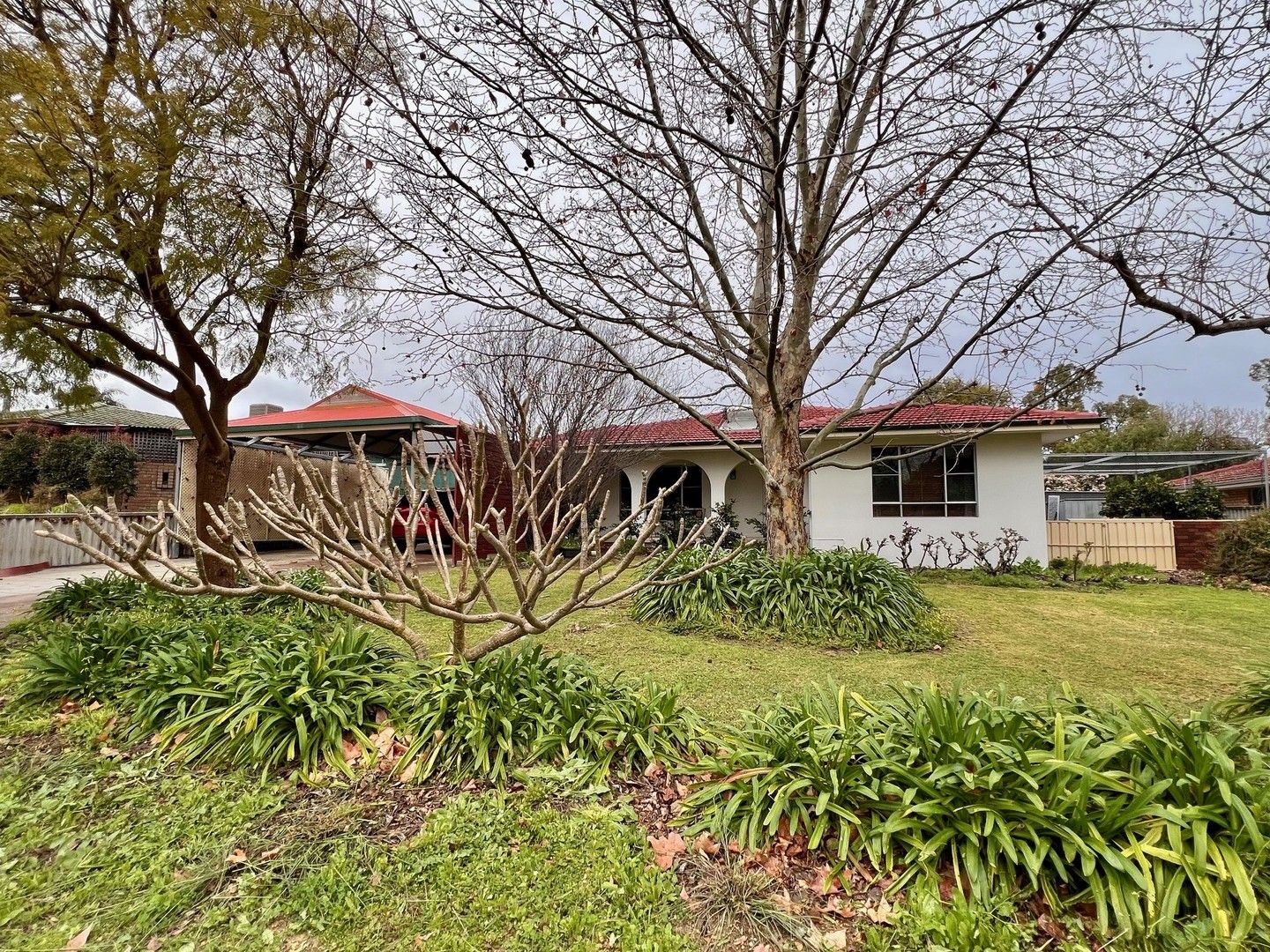 4 bedrooms House in 32 Anthony Street LESMURDIE WA, 6076