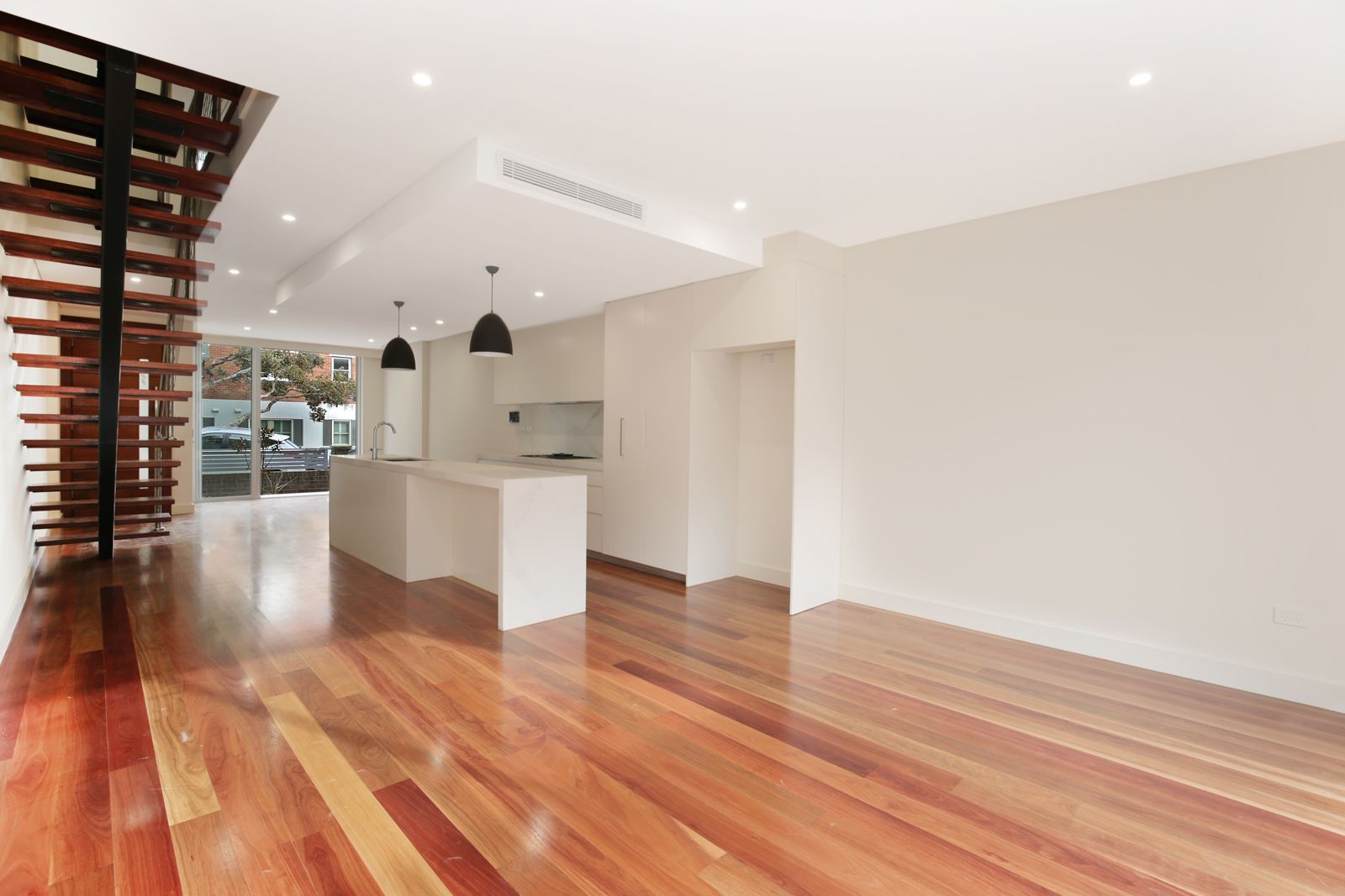 4 bedrooms House in 90B Kurraba Road NEUTRAL BAY NSW, 2089