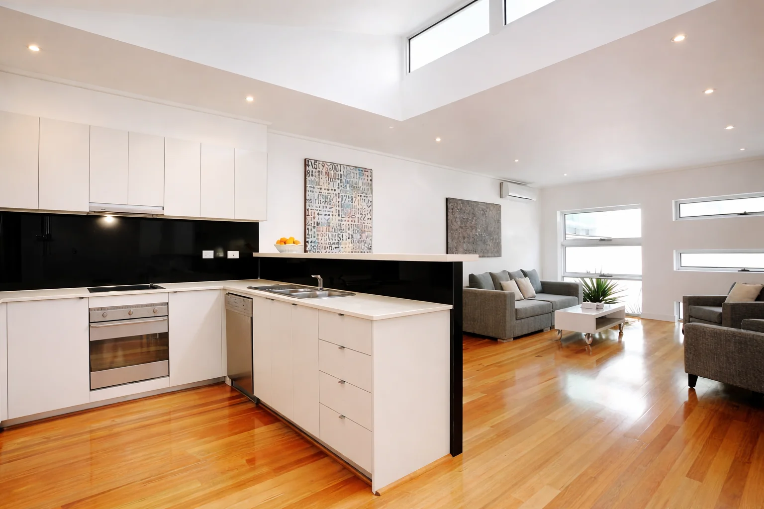 Additional image 2 of 1 Kyme Place, Port Melbourne VIC 3207