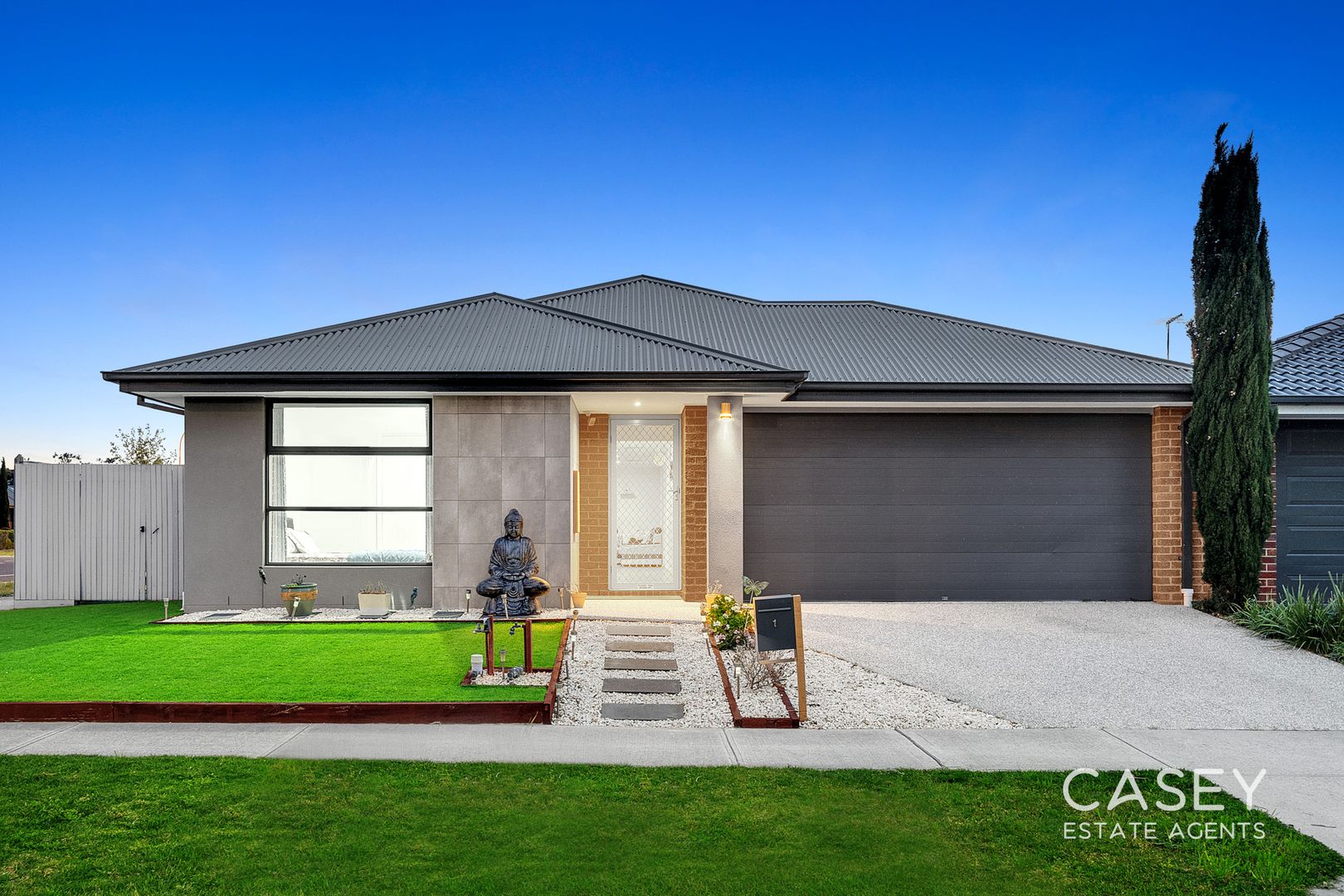 1 Nagle Crescent, Cranbourne West VIC 3977, Image 1