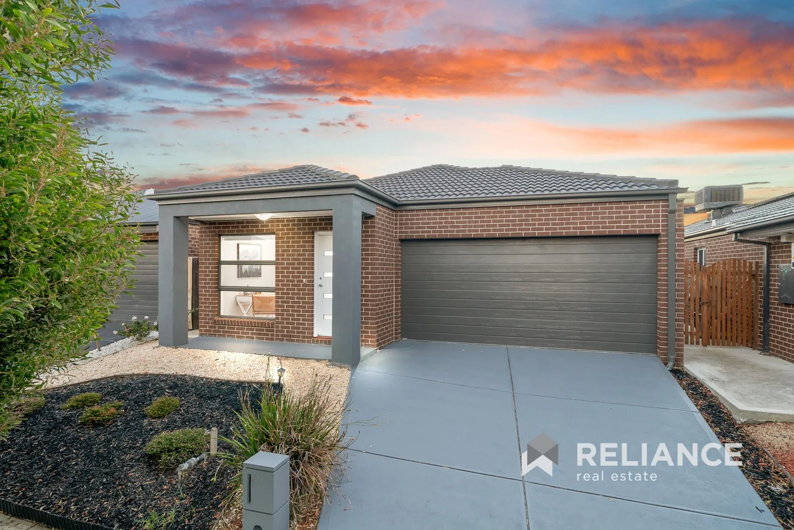 Stylish Home in Prime Point Cook Location!, Point Cook