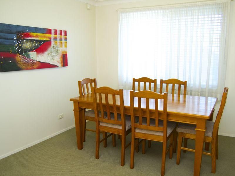 11 Grevillea Crescent, PRESTONS NSW 2170, Image 2