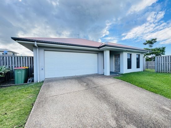 3 bedrooms Duplex in 1B CHARLES AVENUE PIMPAMA QLD, 4209