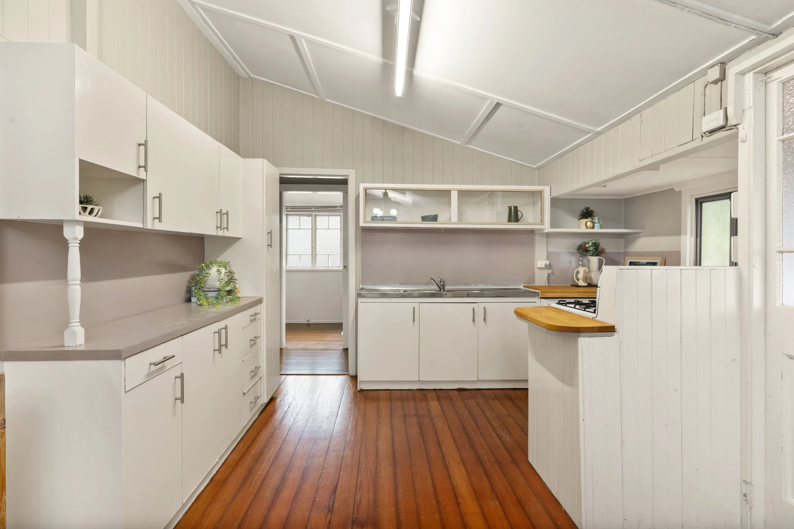 Additional image 7 of 274 McDougall Street, Koongal QLD 4701