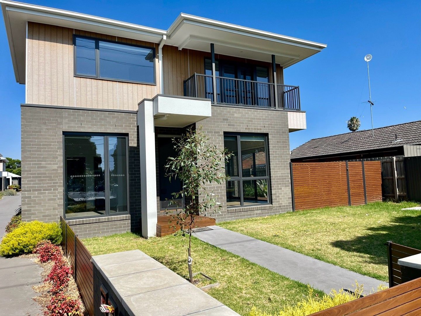 4 bedrooms Townhouse in 1 Pineios Place SPRINGVALE SOUTH VIC, 3172