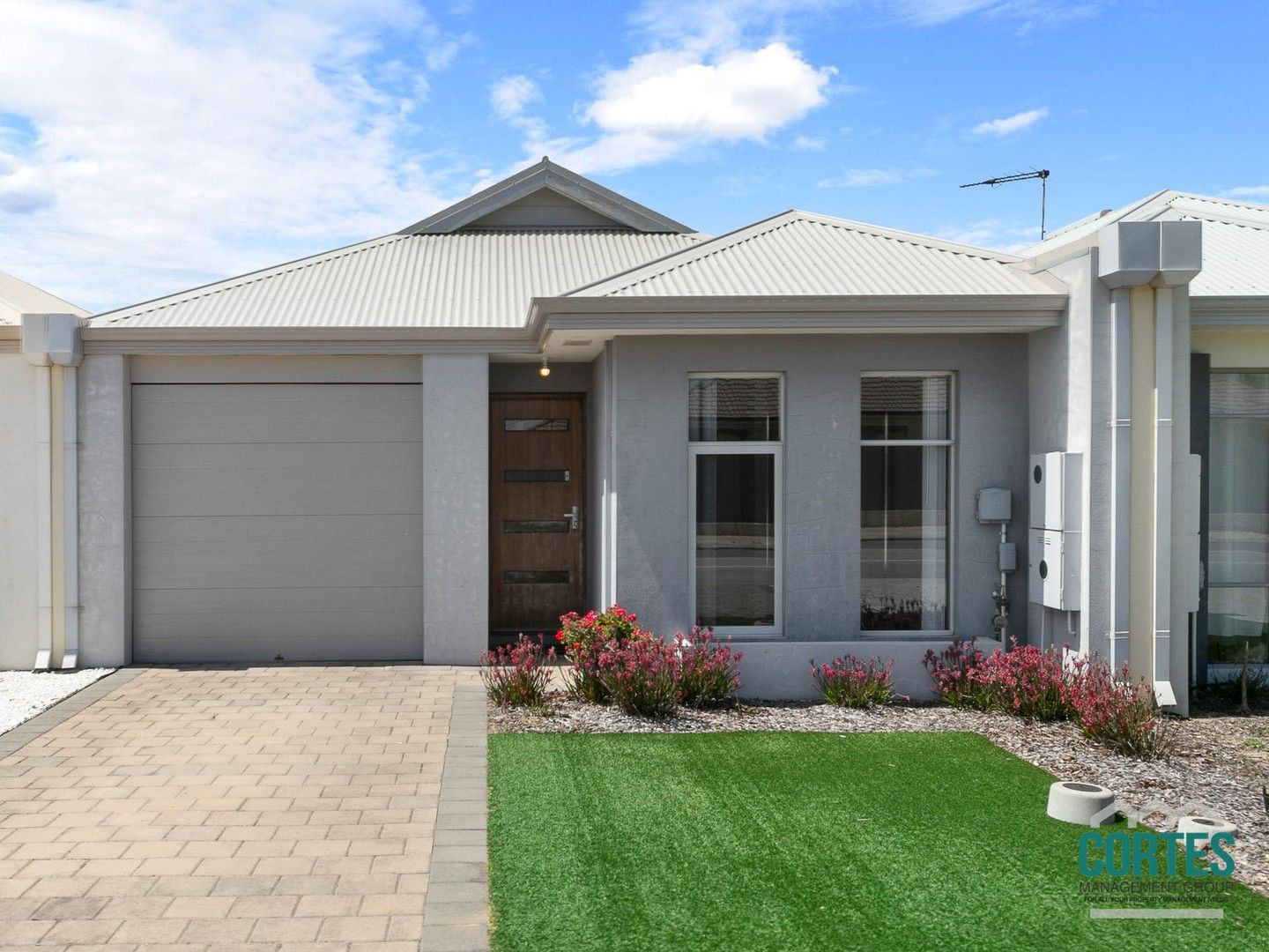 3 bedrooms House in 8 Snowden Street HAMMOND PARK WA, 6164