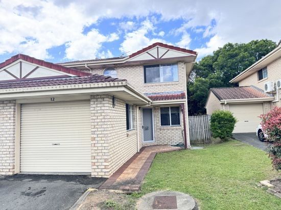 3 bedrooms Townhouse in Lawrence Close ROBERTSON QLD, 4109