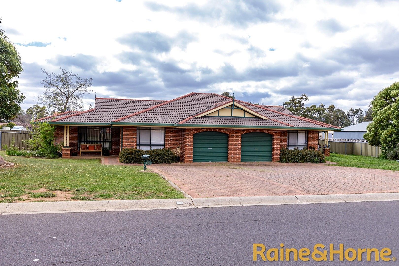 121A & 121B Murrayfield Drive, Dubbo NSW 2830, Image 0