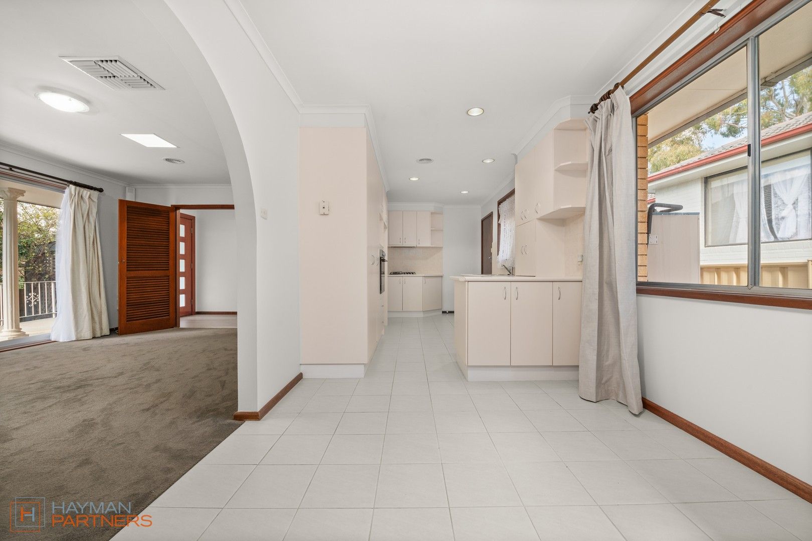4 bedrooms House in 24 Waratah Street KARABAR NSW, 2620