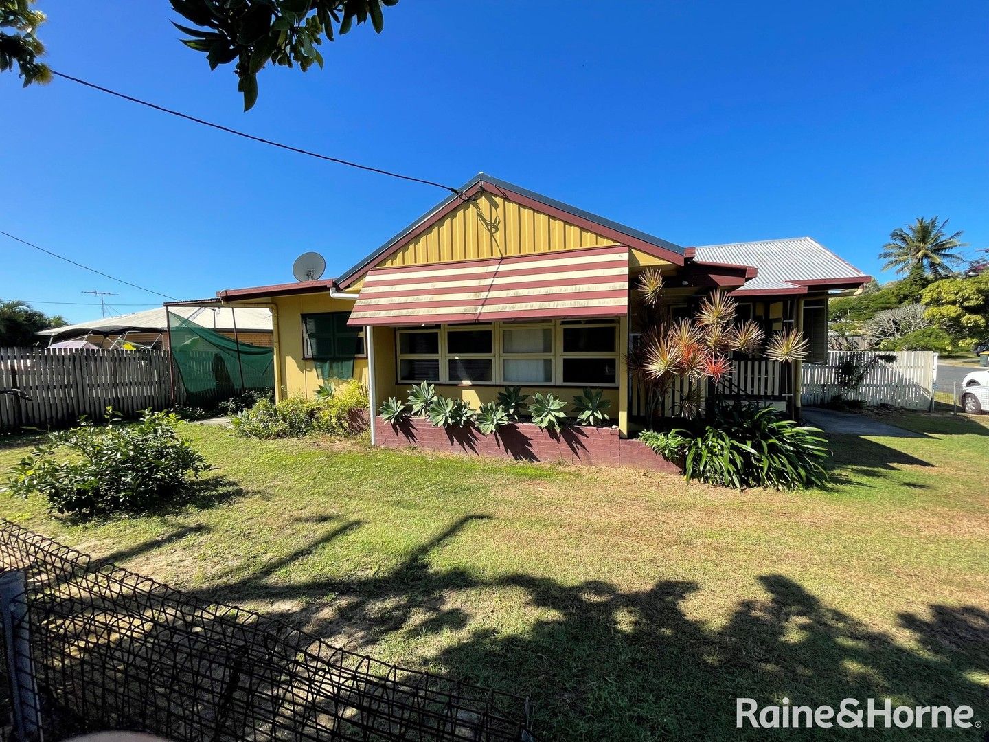 1,2 &3/286 Slade Point Road, Slade Point QLD 4740, Image 0