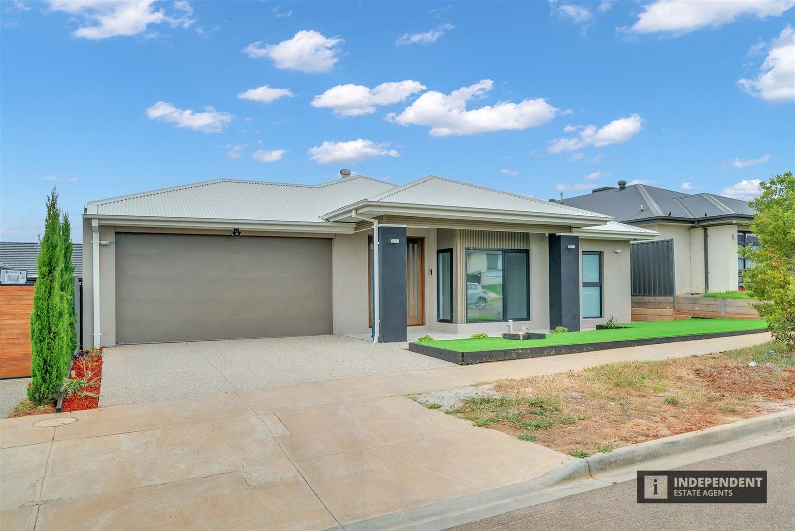4 bedrooms House in 5 Crawford Rise COBBLEBANK VIC, 3338