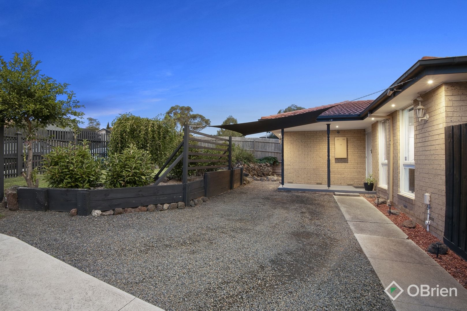 14 Castlecrag Close, Endeavour Hills VIC 3802 Domain