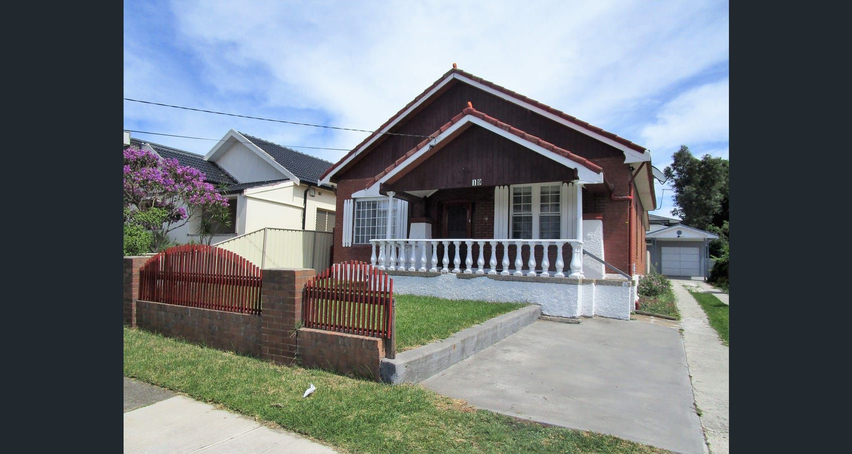 4 bedrooms House in 19 Robertson CAMPSIE NSW, 2194