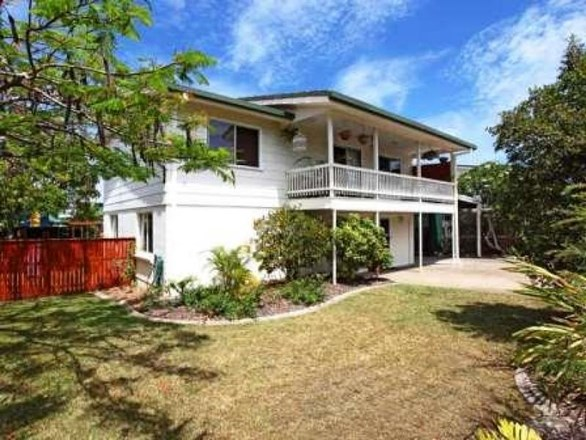 16 Saunders Street, Point Vernon QLD 4655