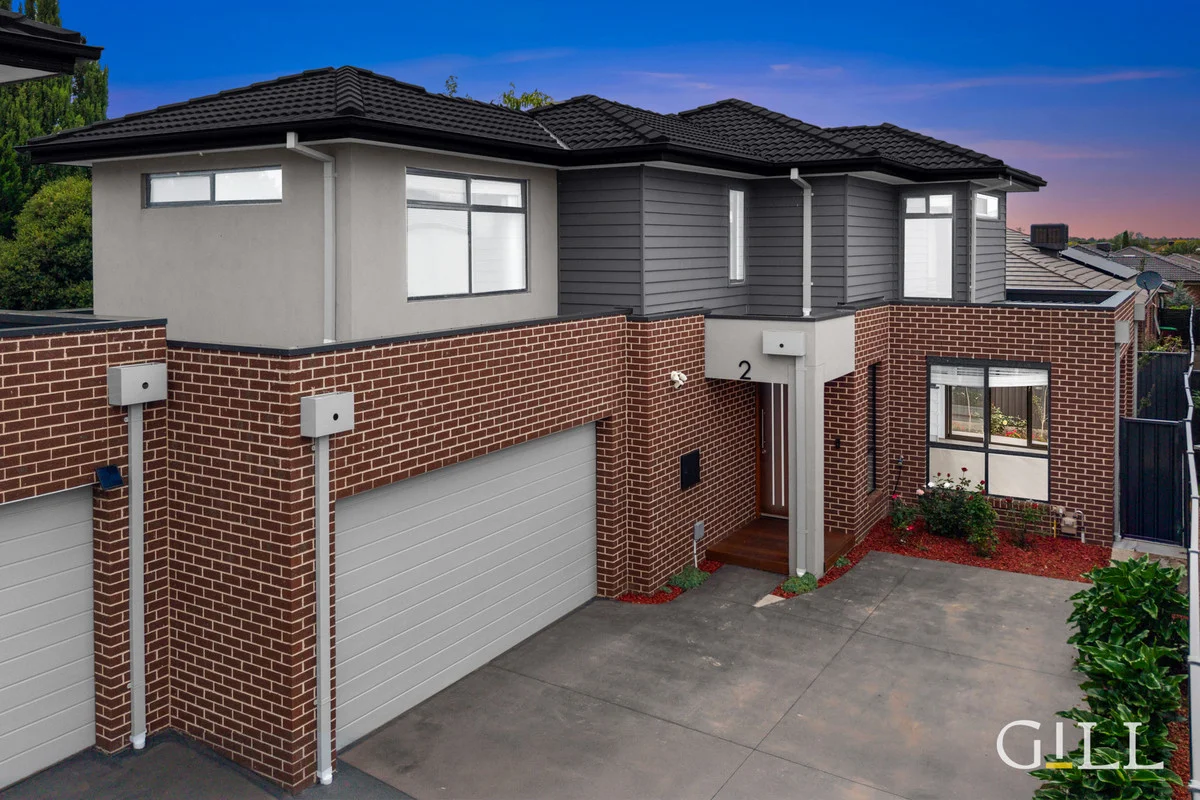 Primary image of 2/11 Pettit Close, Berwick VIC 3806