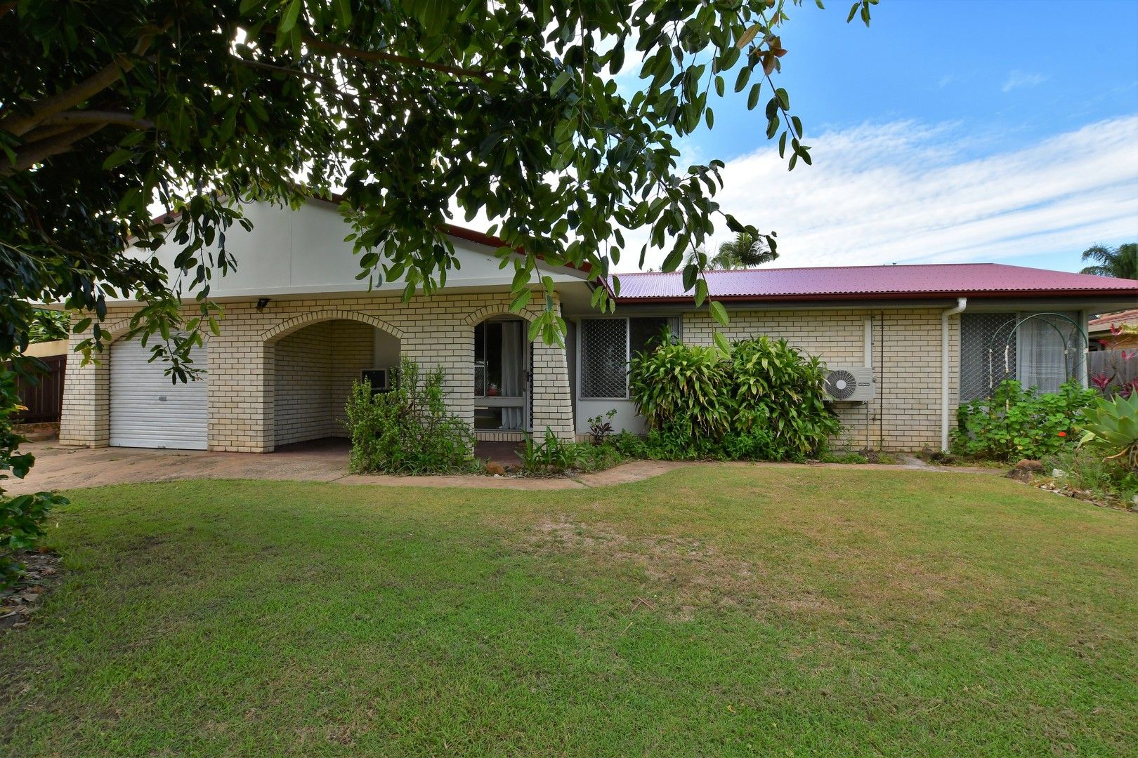 3 bedrooms House in 6 Sandhills Drive BARGARA QLD, 4670