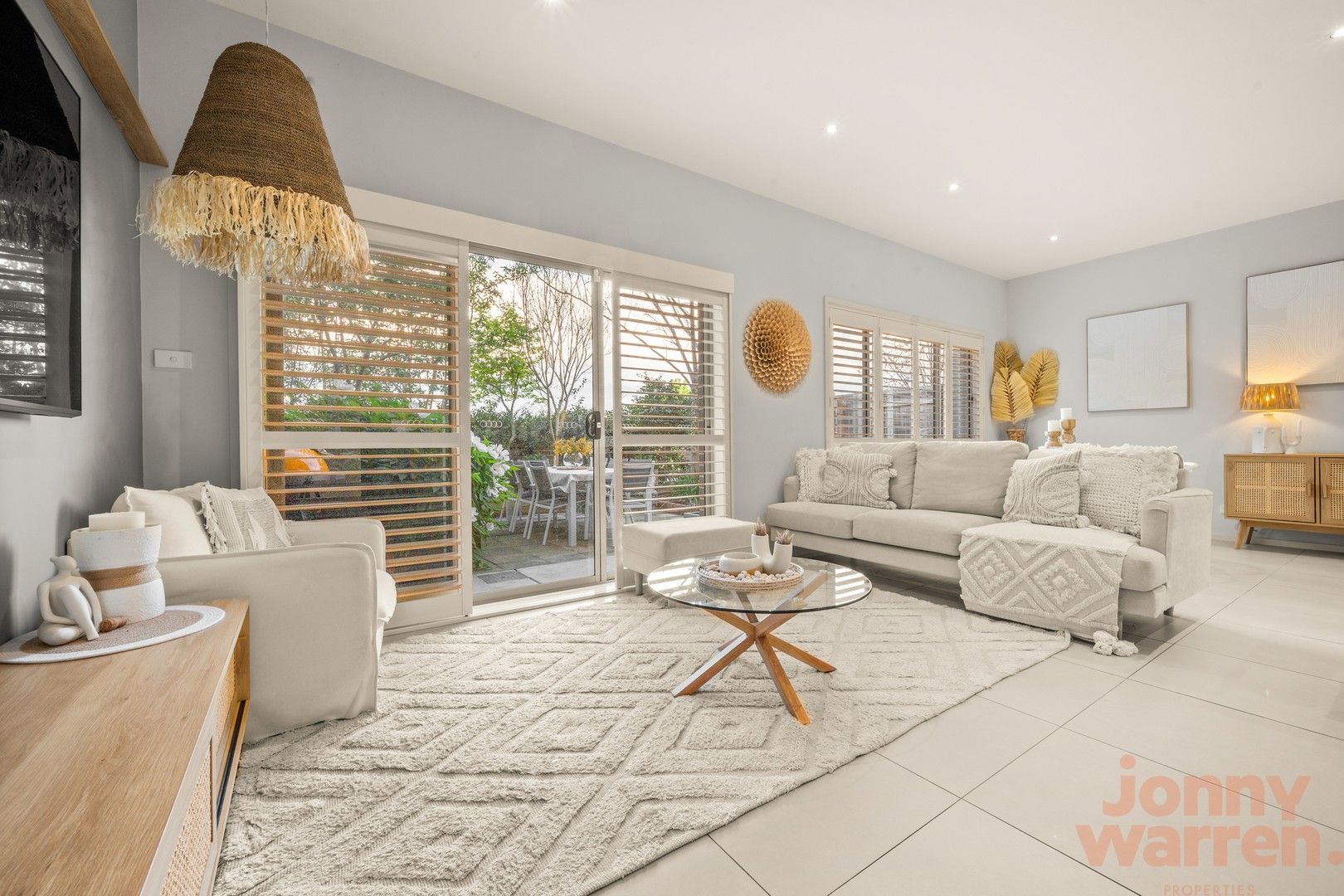 4 bedrooms Townhouse in 1/29 Bott Crescent CASEY ACT, 2913