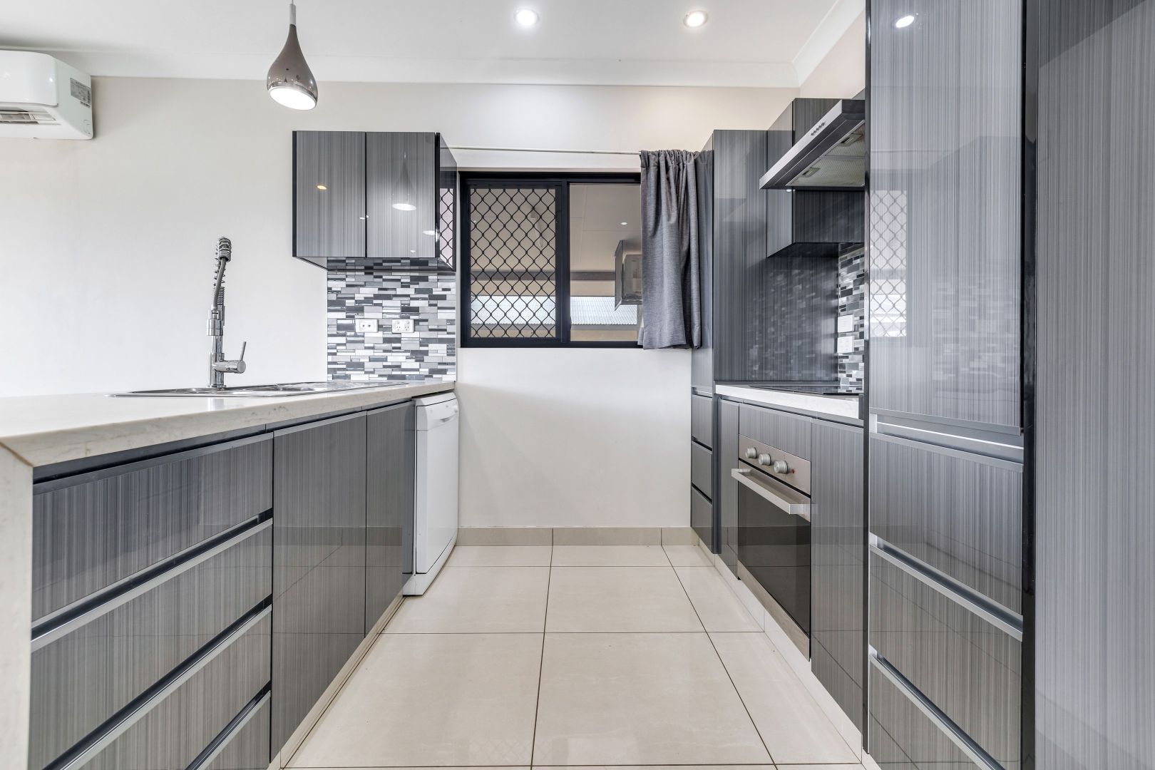 2/5 Bloodwood Street, Zuccoli NT 0832, Image 1