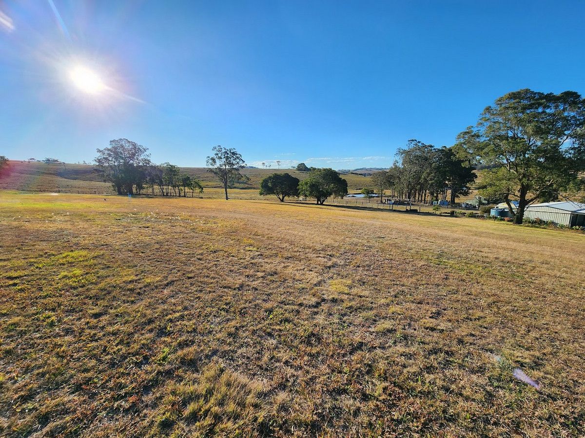2/52 Woodlea Court Crows Nest QLD 4355 Domain