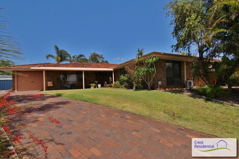 4 bedrooms House in 5 Tuart Place YANGEBUP WA, 6164