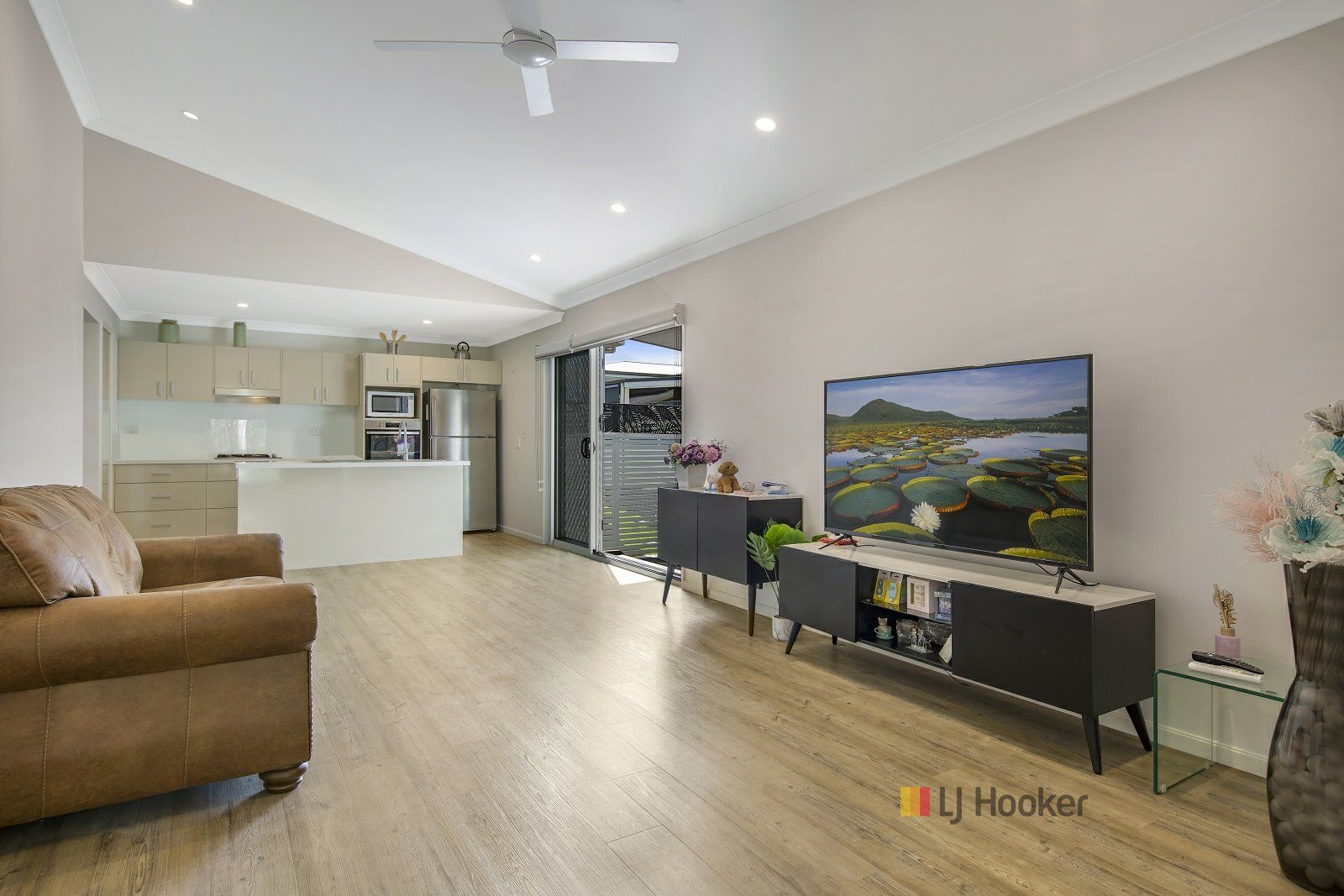 442/25 Mulloway Drive, Chain Valley Bay NSW 2259, Image 2