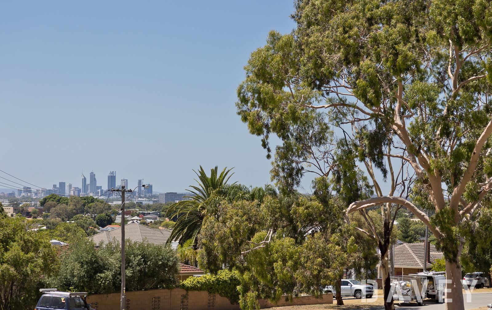 3 bedrooms House in 31 Coleman Way KARRINYUP WA, 6018