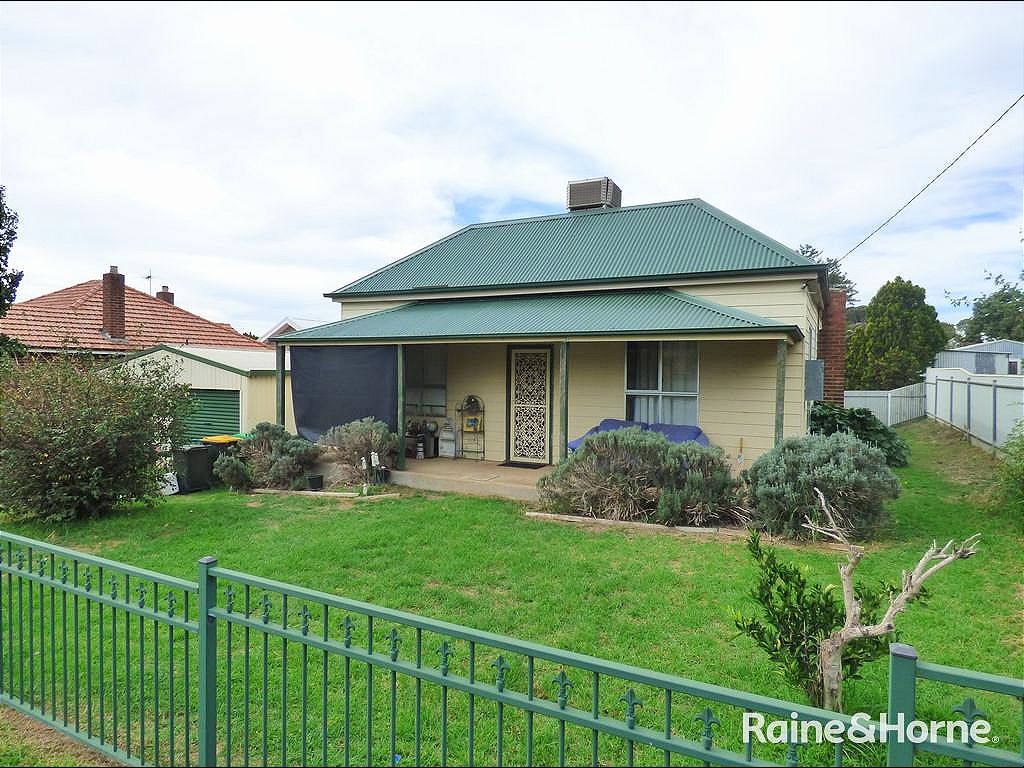 68 Thornhill Street, Young NSW 2594