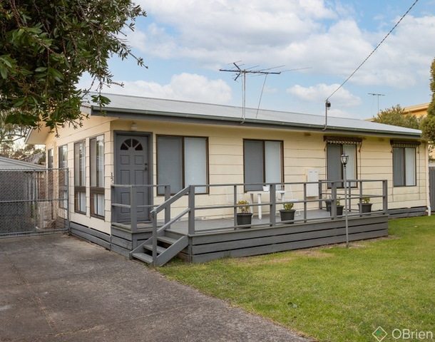 15 Monash Avenue, Cowes VIC 3922