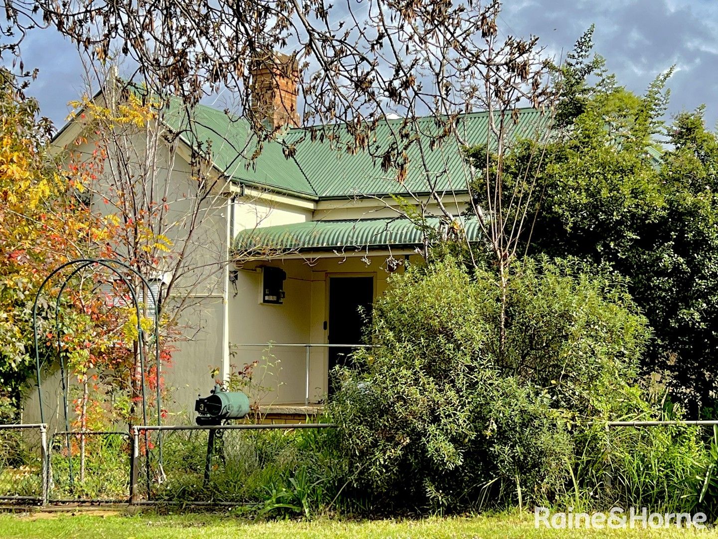 31 Weddin Street, Grenfell NSW 2810 Domain